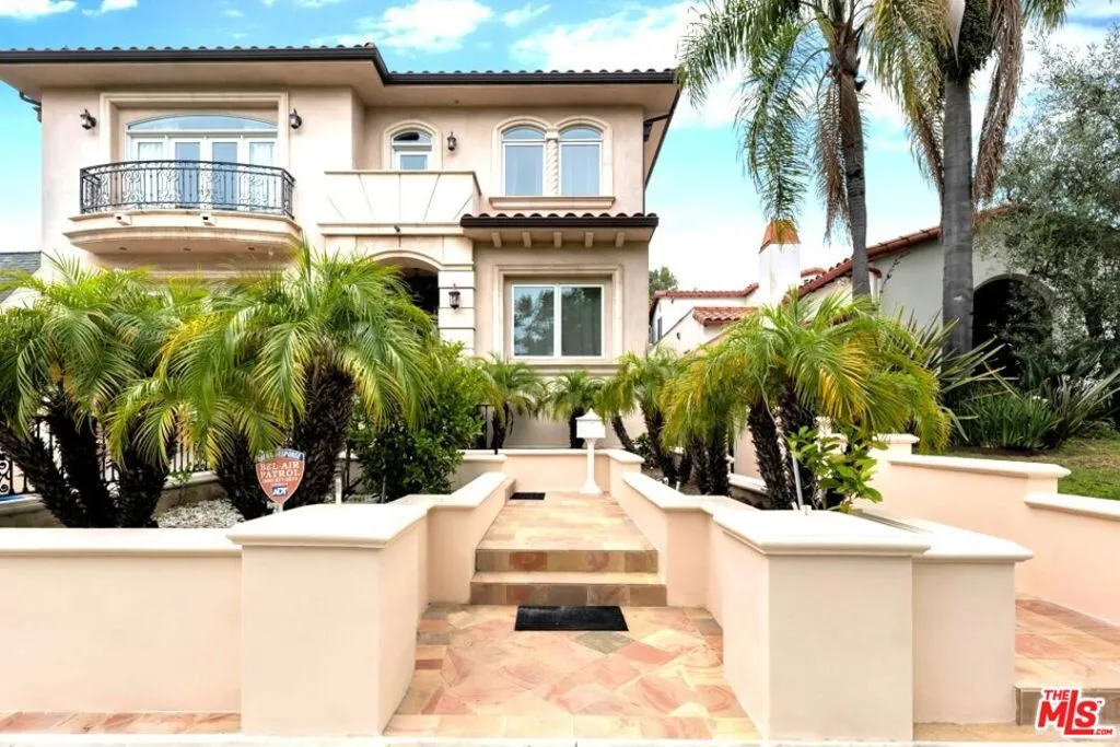 10517 Blythe Avenue, Los Angeles, California 90064 home-pic-2